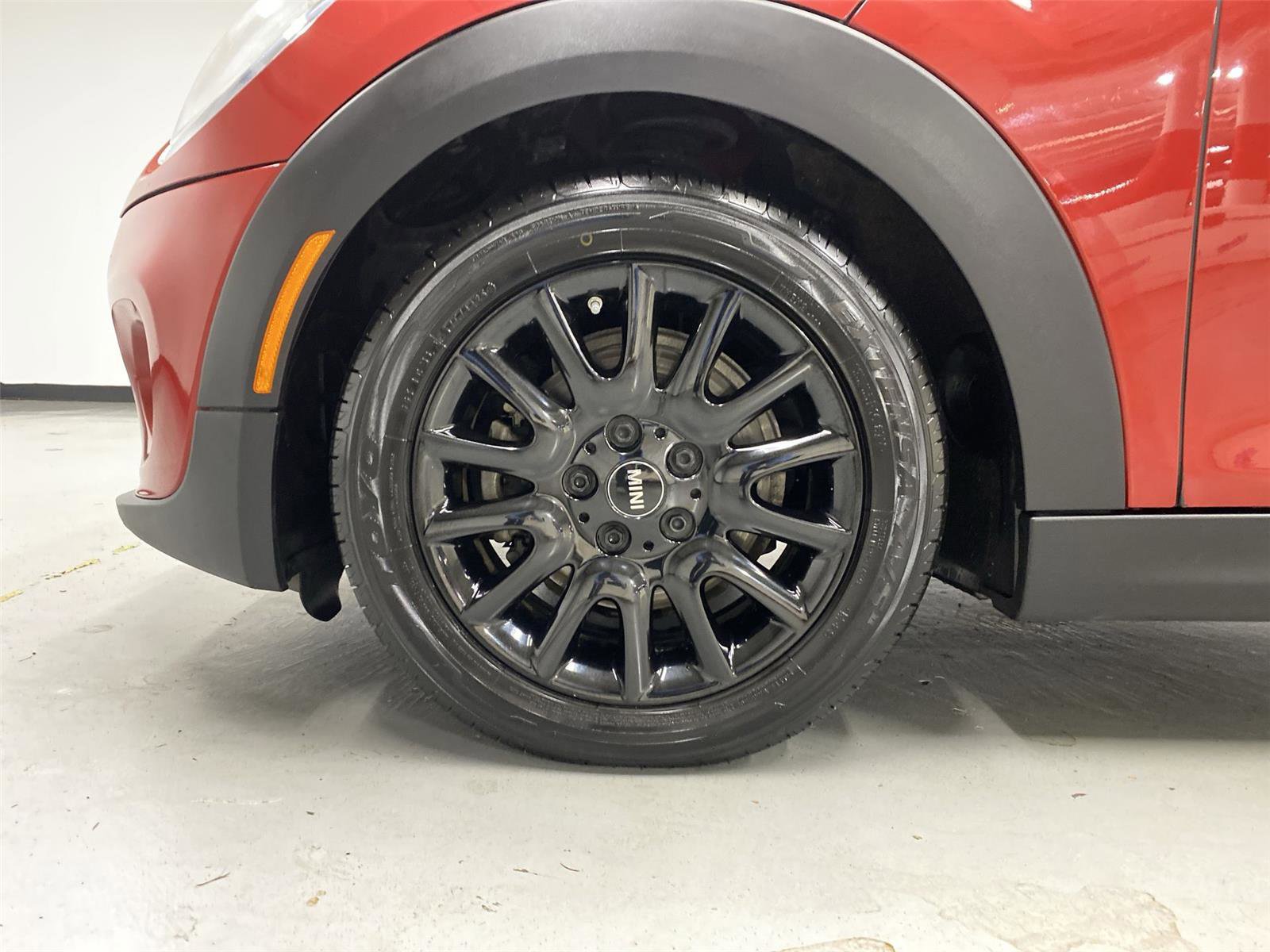 Used 2018 MINI Cooper 4-Door Hardtop image 22