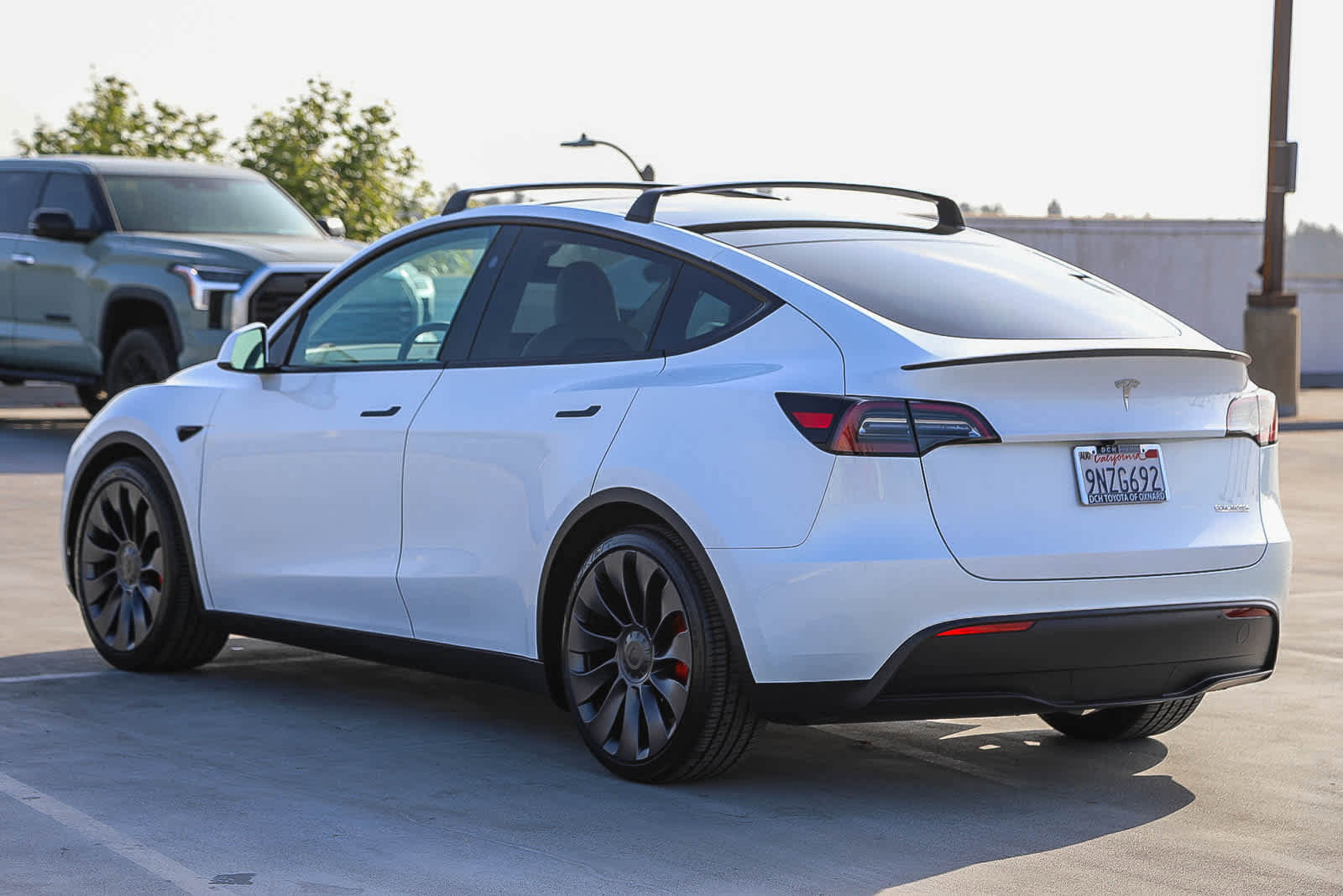 Used 2024 Tesla Model Y Performance AWD/4WD image 7