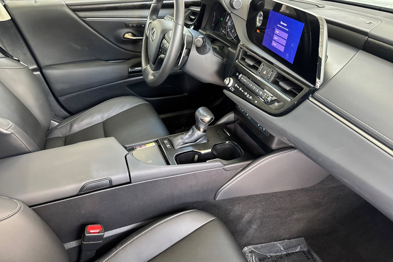 Certified 2024 Lexus ES 300h w/ Premium Package FWD image 19