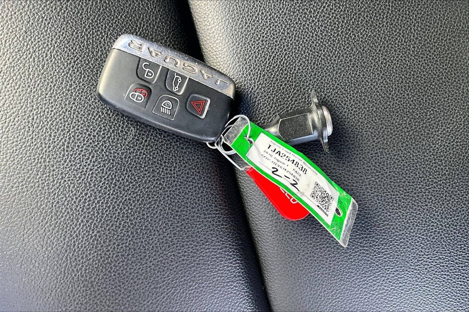 Used 2018 Jaguar F-PACE Premium image 11