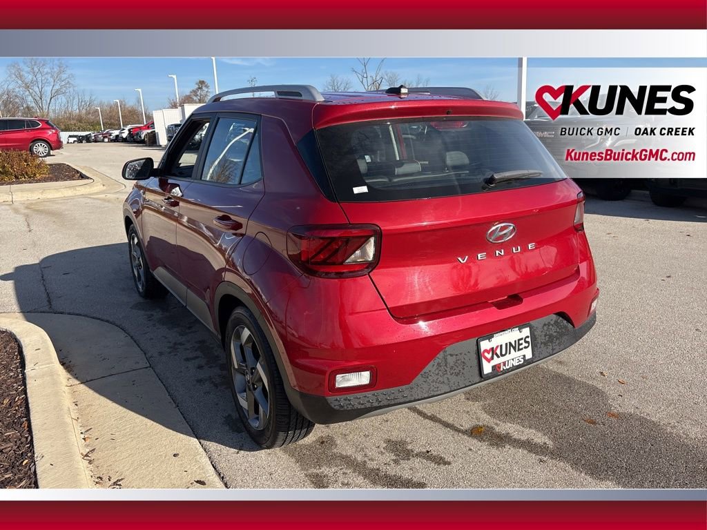 Used 2023 Hyundai Venue Limited w/ Cargo Package image 6