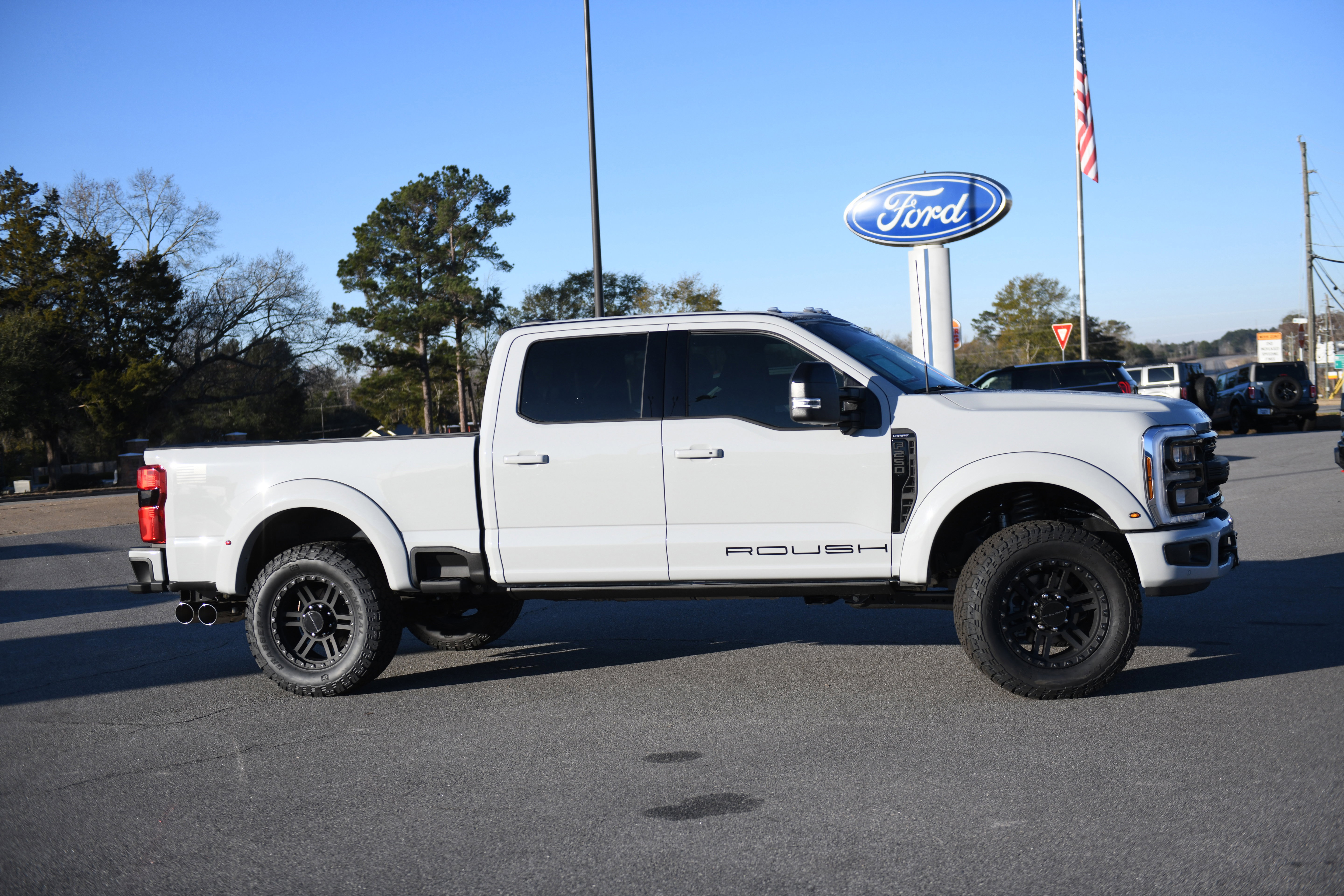 New 2026 Ford F250 Lariat w/ Black Appearance Package