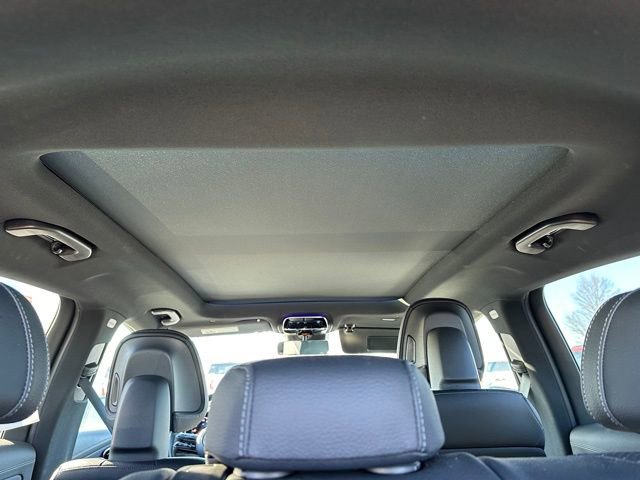 Used 2025 Mercedes-Benz GLC 300 4MATIC w/ AMG Line image 12