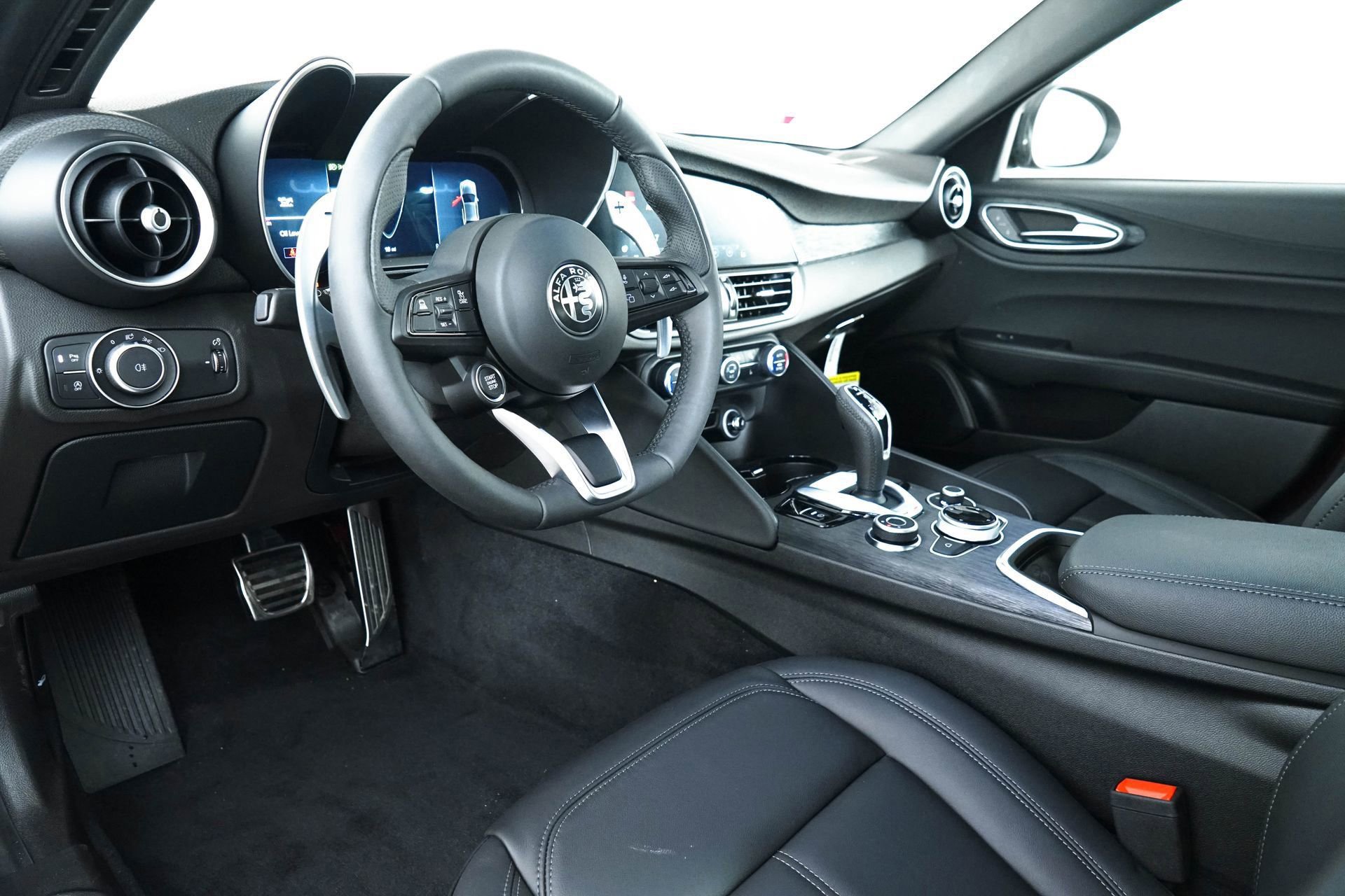 New 2024 Alfa Romeo Giulia Sprint image 20