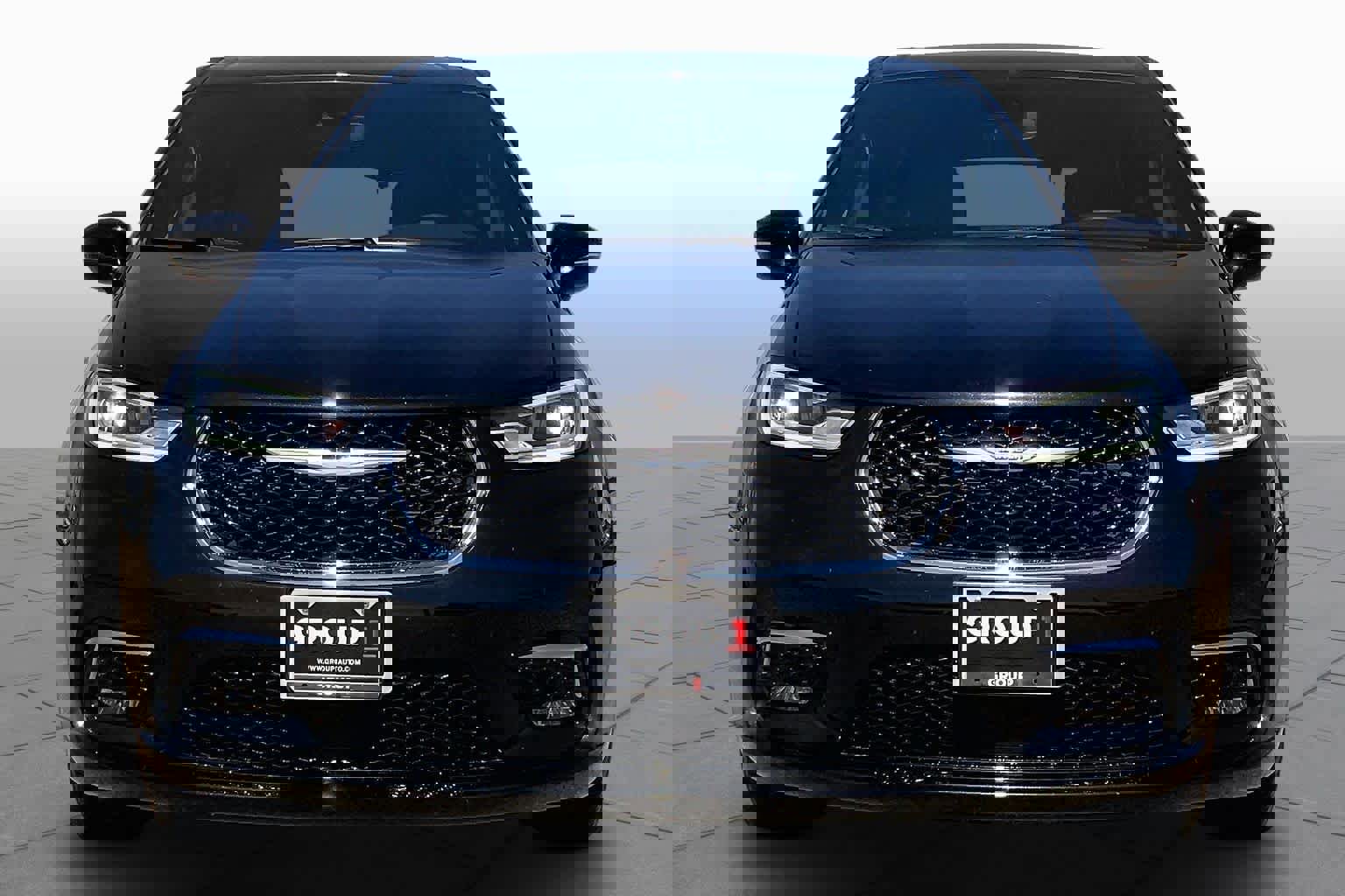 Used 2025 Chrysler Pacifica Select FWD image 4