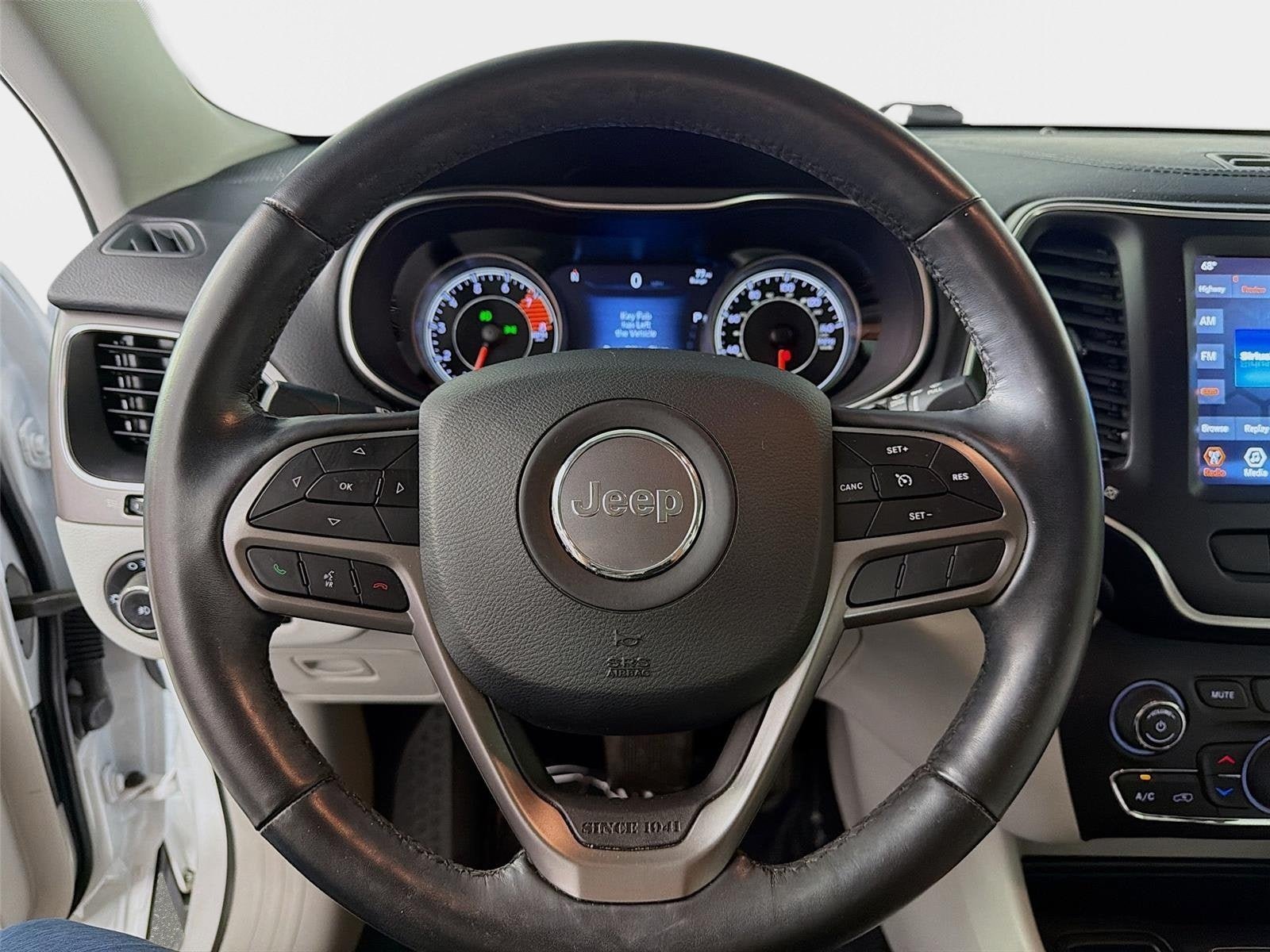 Used 2021 Jeep Cherokee Latitude Lux w/ Sun & Sound Group FWD image 13