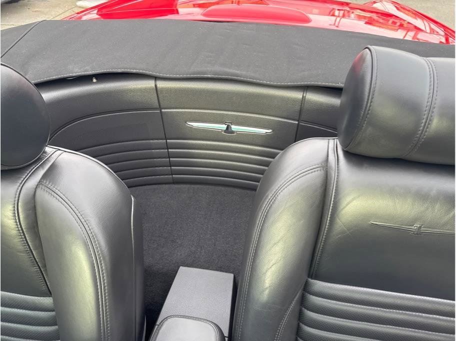 Used 2002 Ford Thunderbird image 32