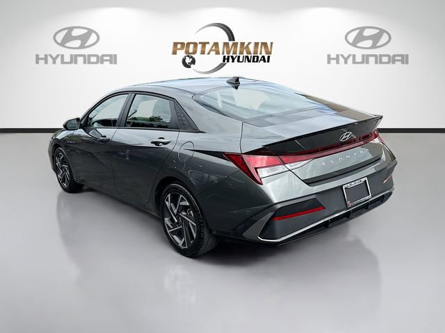Certified 2025 Hyundai Elantra Sport FWD image 7