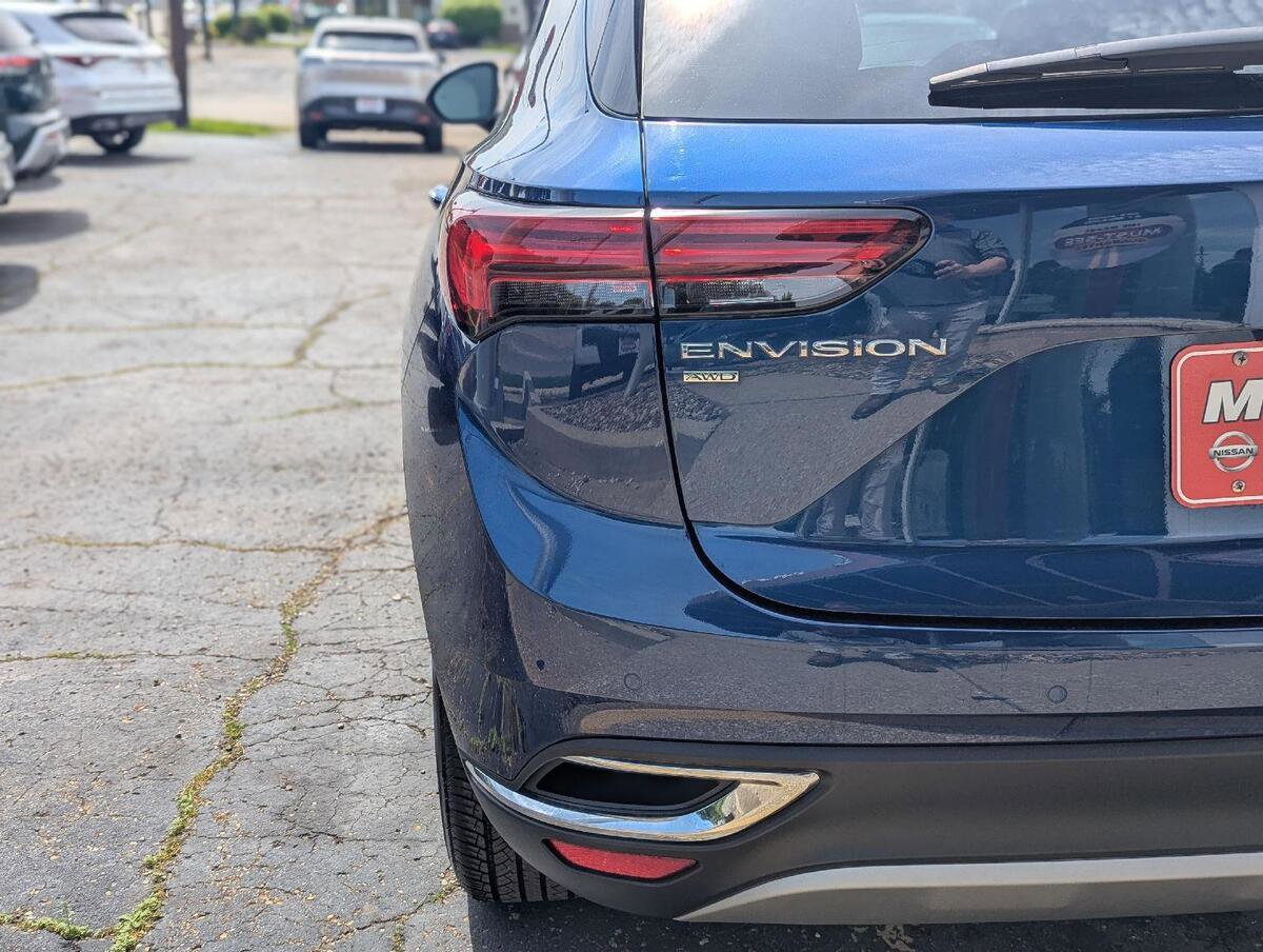 Used 2023 Buick Envision Essence AWD/4WD image 8