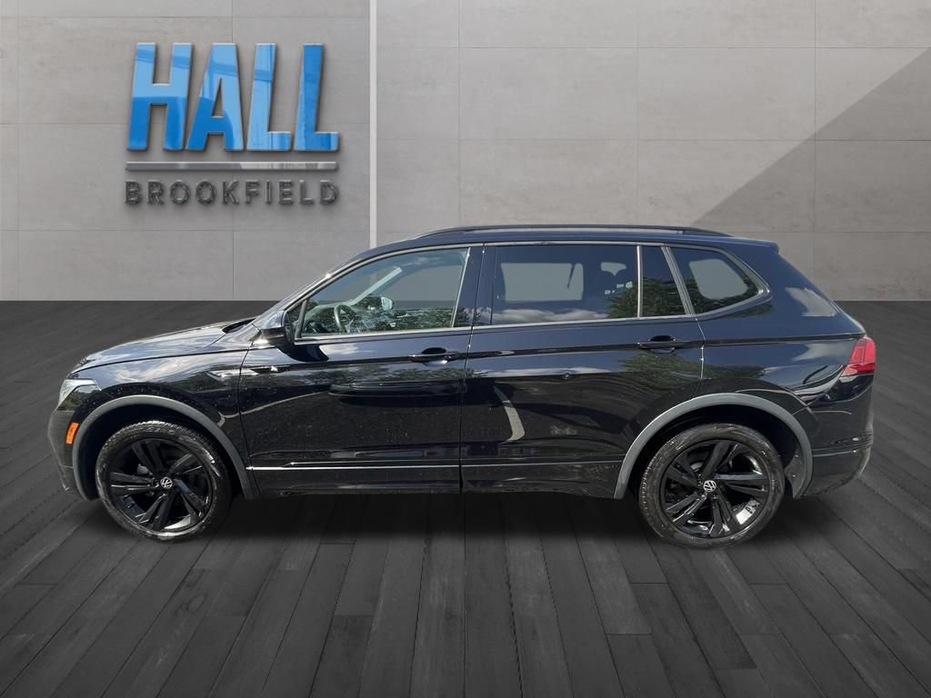 Certified 2024 Volkswagen Tiguan SE R-Line AWD/4WD image 3