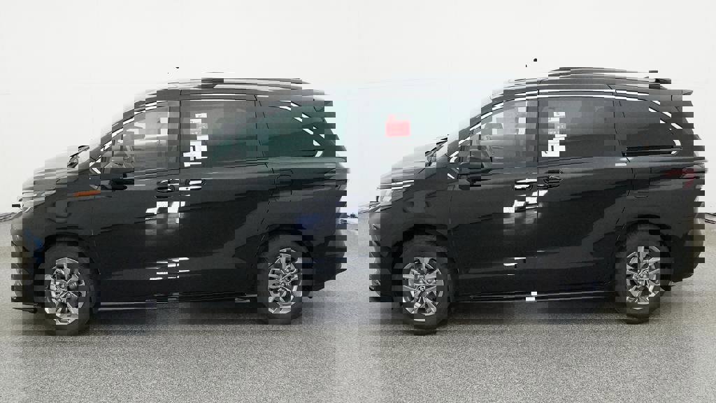 New 2026 Toyota Sienna XLE image 4