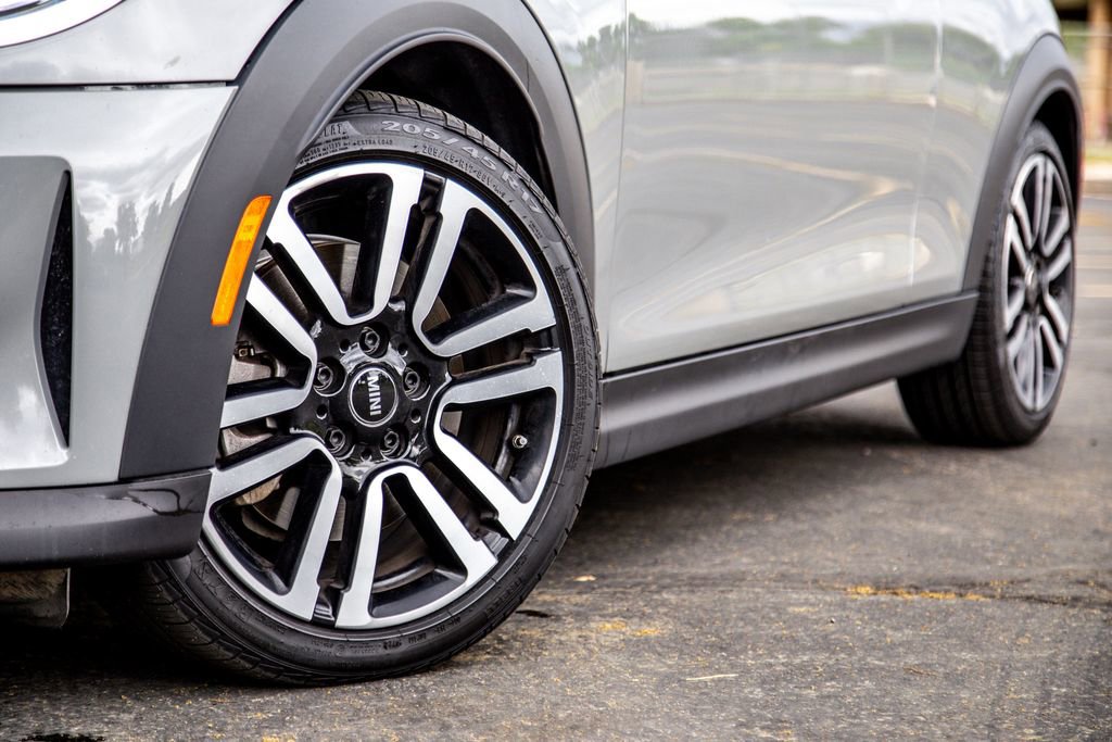 Used 2022 MINI Cooper S FWD image 9