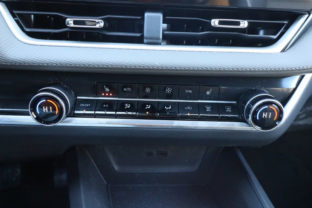 New 2026 Chevrolet Equinox LT w/ Convenience Package II image 13