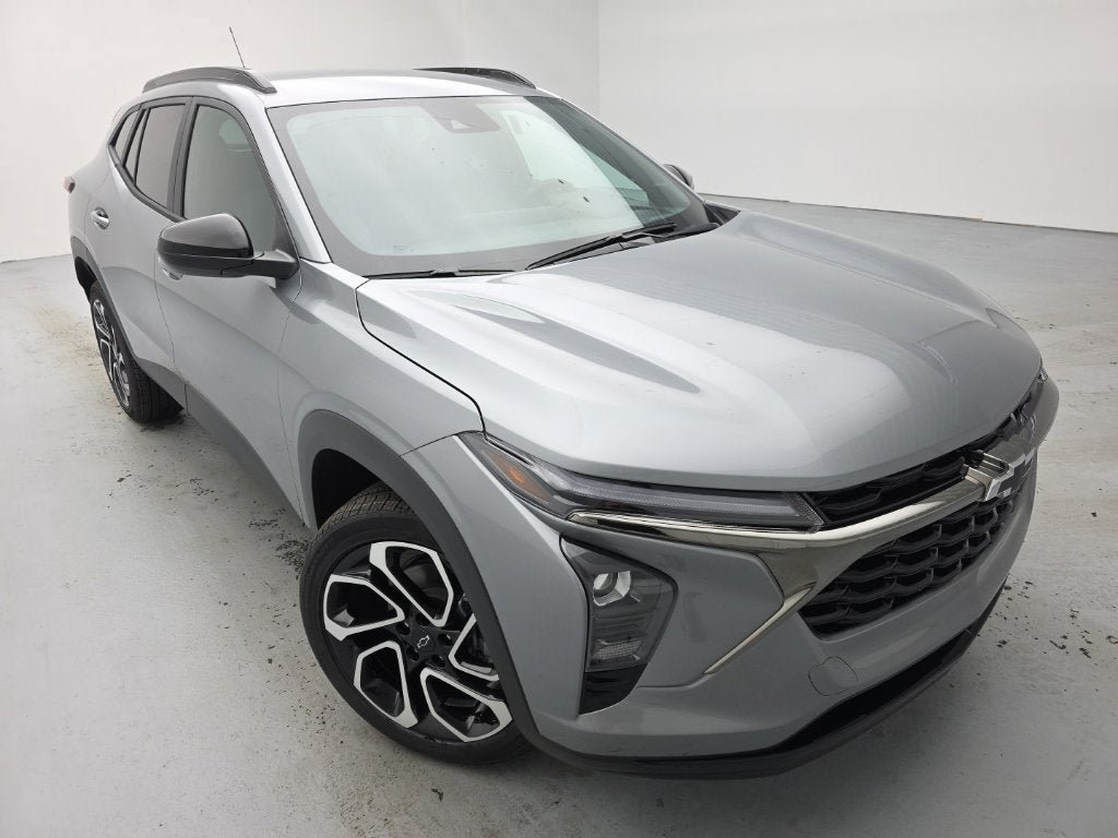 New 2026 Chevrolet Trax RS w/ Driver Confidence Package FWD image 4
