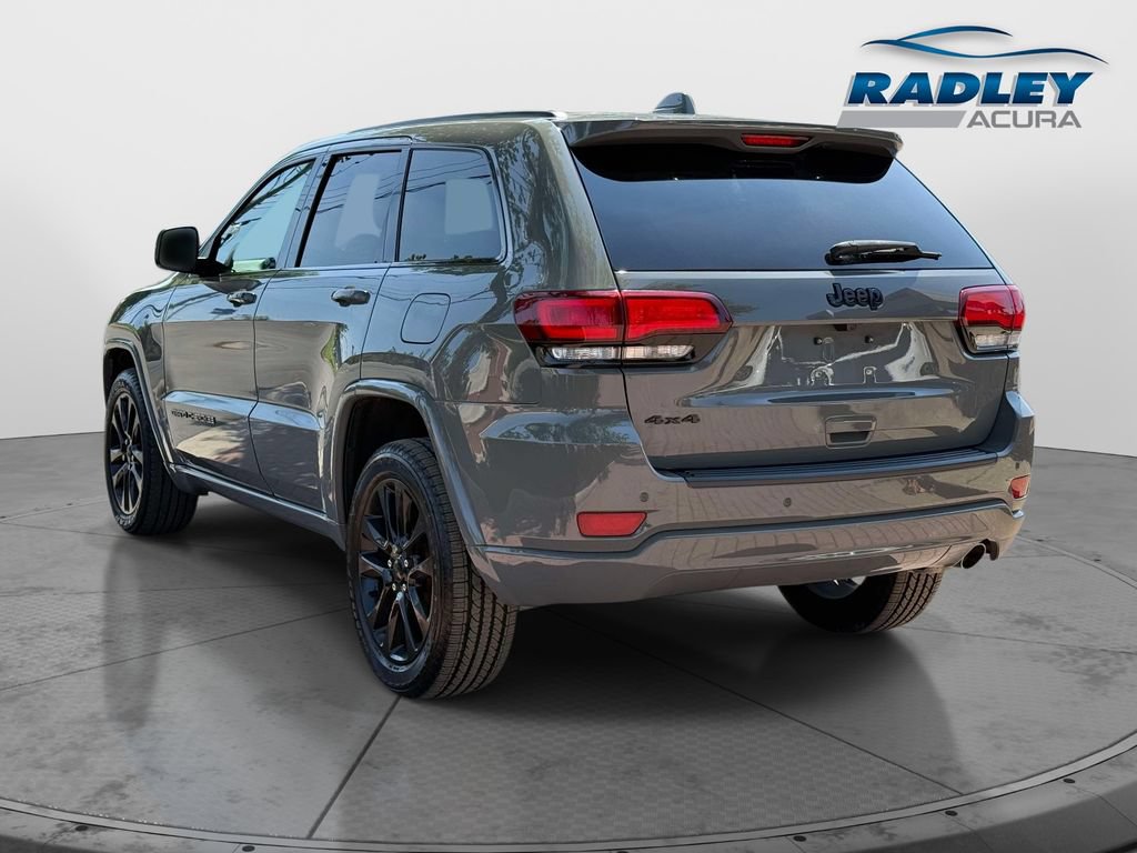 Used 2020 Jeep Grand Cherokee Altitude AWD/4WD image 4