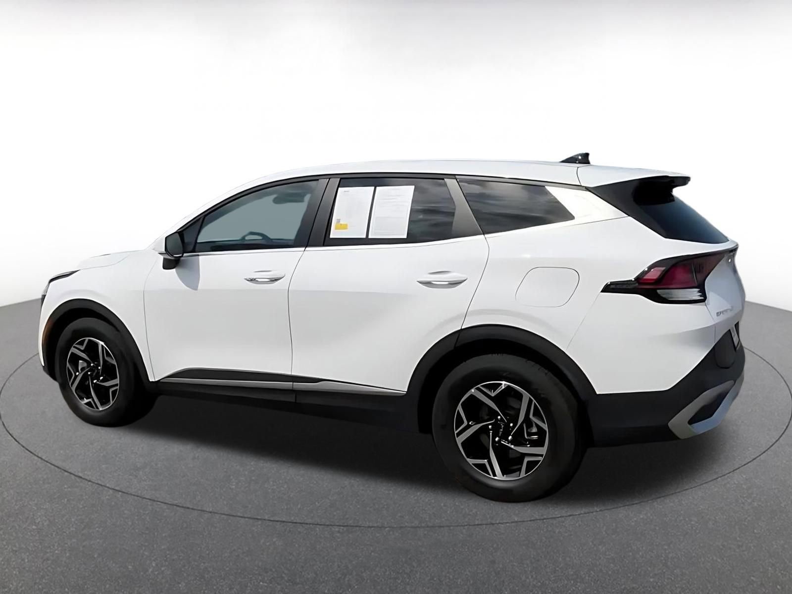 Used 2025 Kia Sportage LX FWD image 11