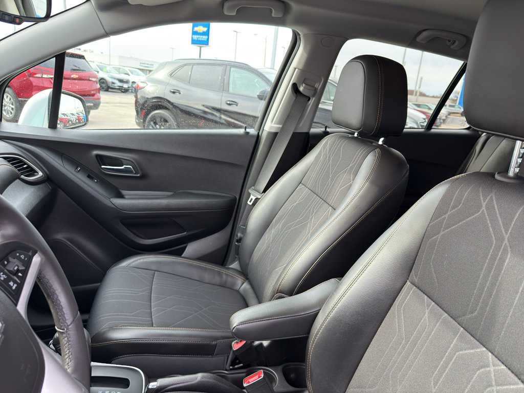 Used 2019 Chevrolet Trax LT w/ LT Convenience Package image 26