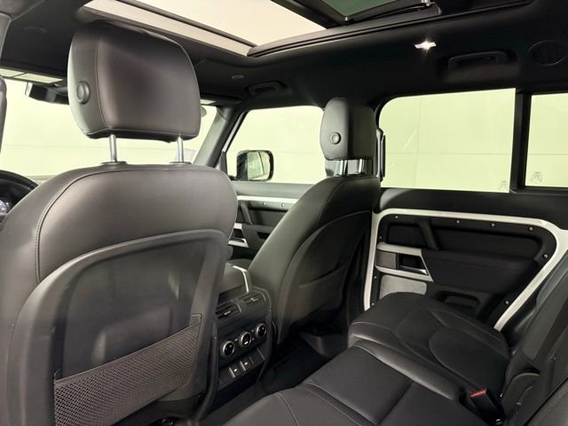 Used 2023 Land Rover Defender 130 SE image 23