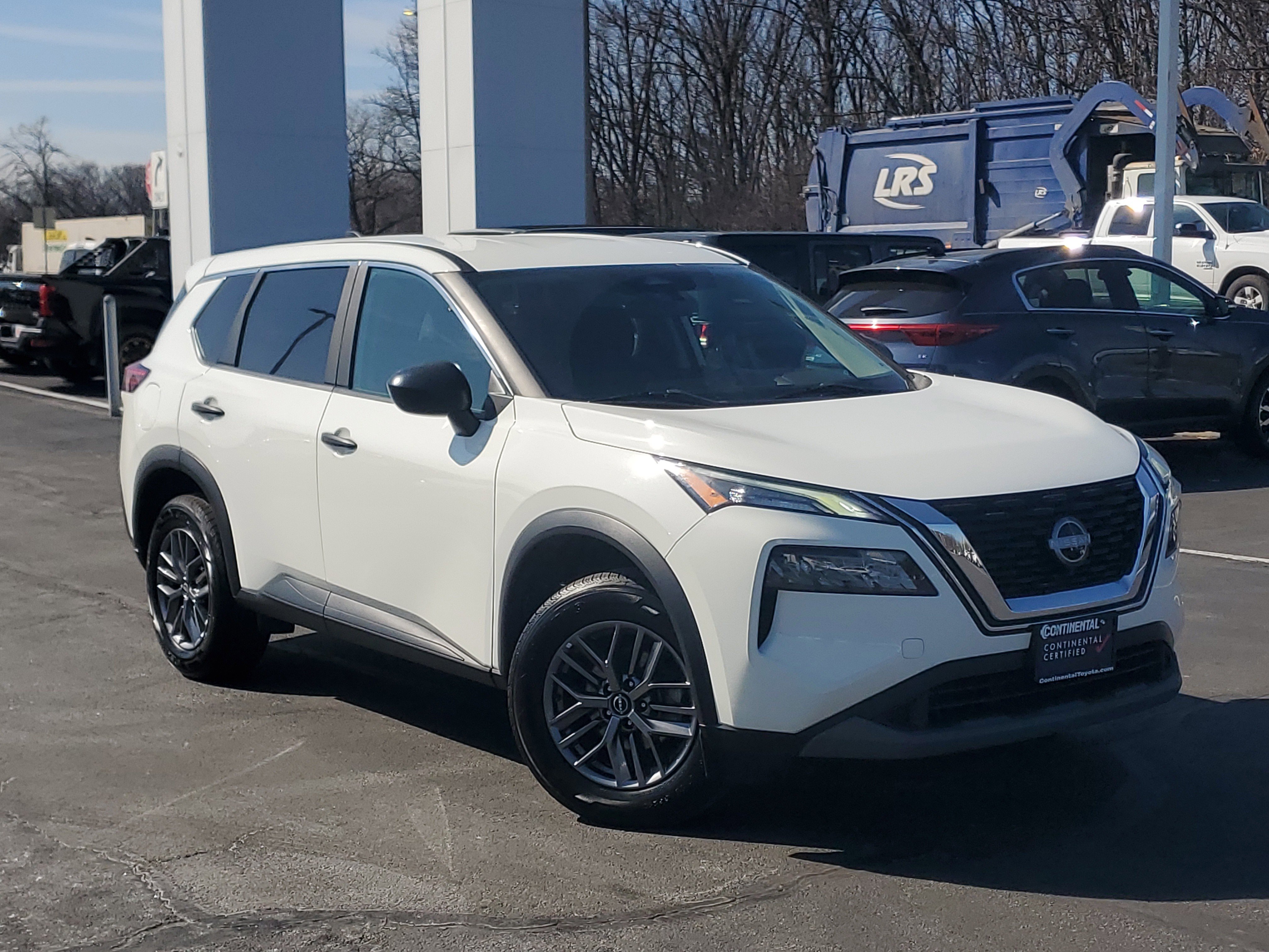 Used 2023 Nissan Rogue S image 31