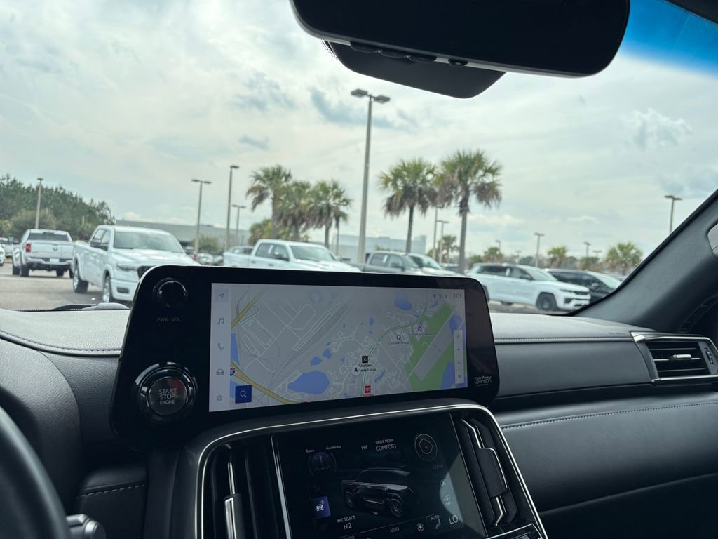 Used 2024 Lexus LX 600 4WD w/ Appearance Package image 28