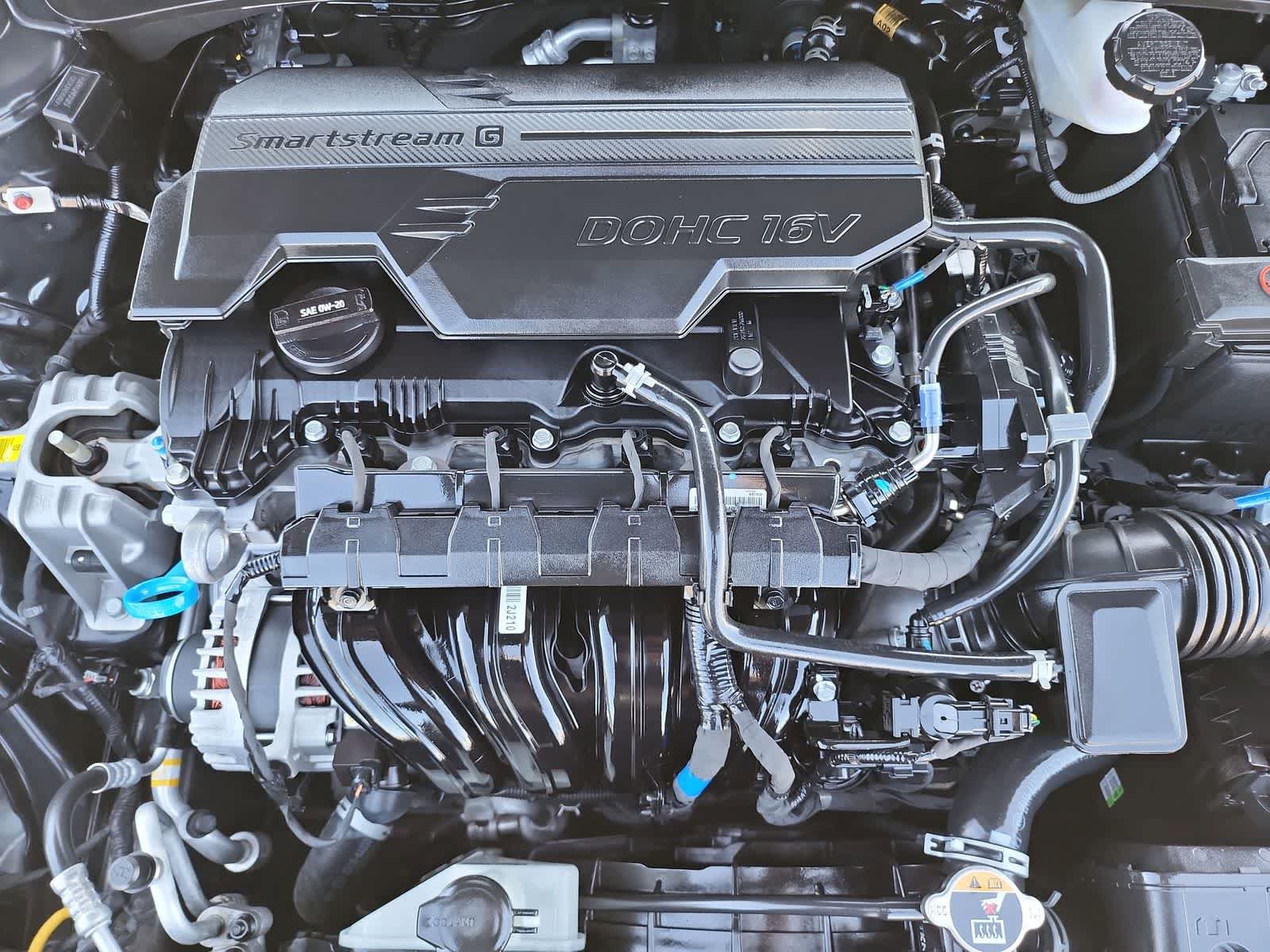 Certified 2025 Hyundai Elantra Limited FWD image 13