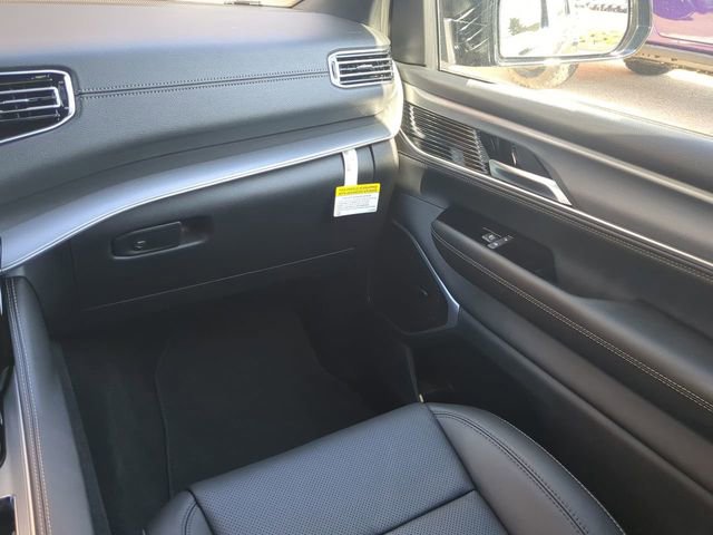 New 2026 Jeep Grand Wagoneer Limited w/ HD Trailer Tow Package image 16