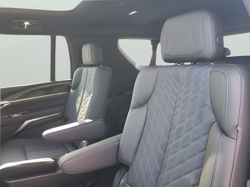 New 2026 Cadillac Escalade IQL Luxury w/ LPO, Floor Liner Package AWD/4WD image 28