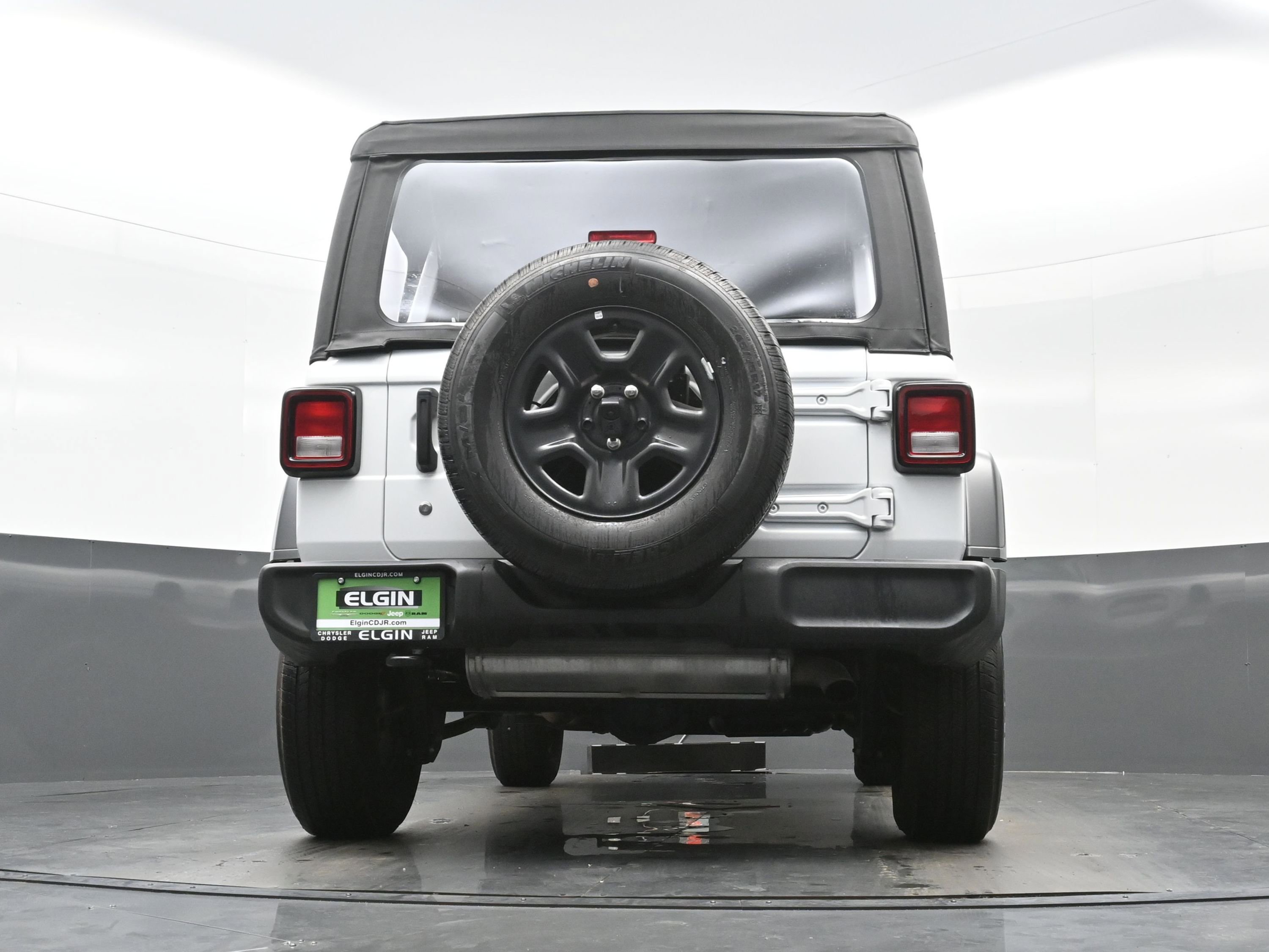 Used 2023 Jeep Wrangler Sport image 39