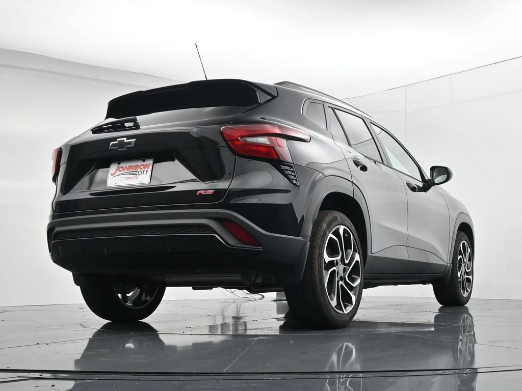 Used 2025 Chevrolet Trax RS w/ Driver Confidence Package FWD image 36