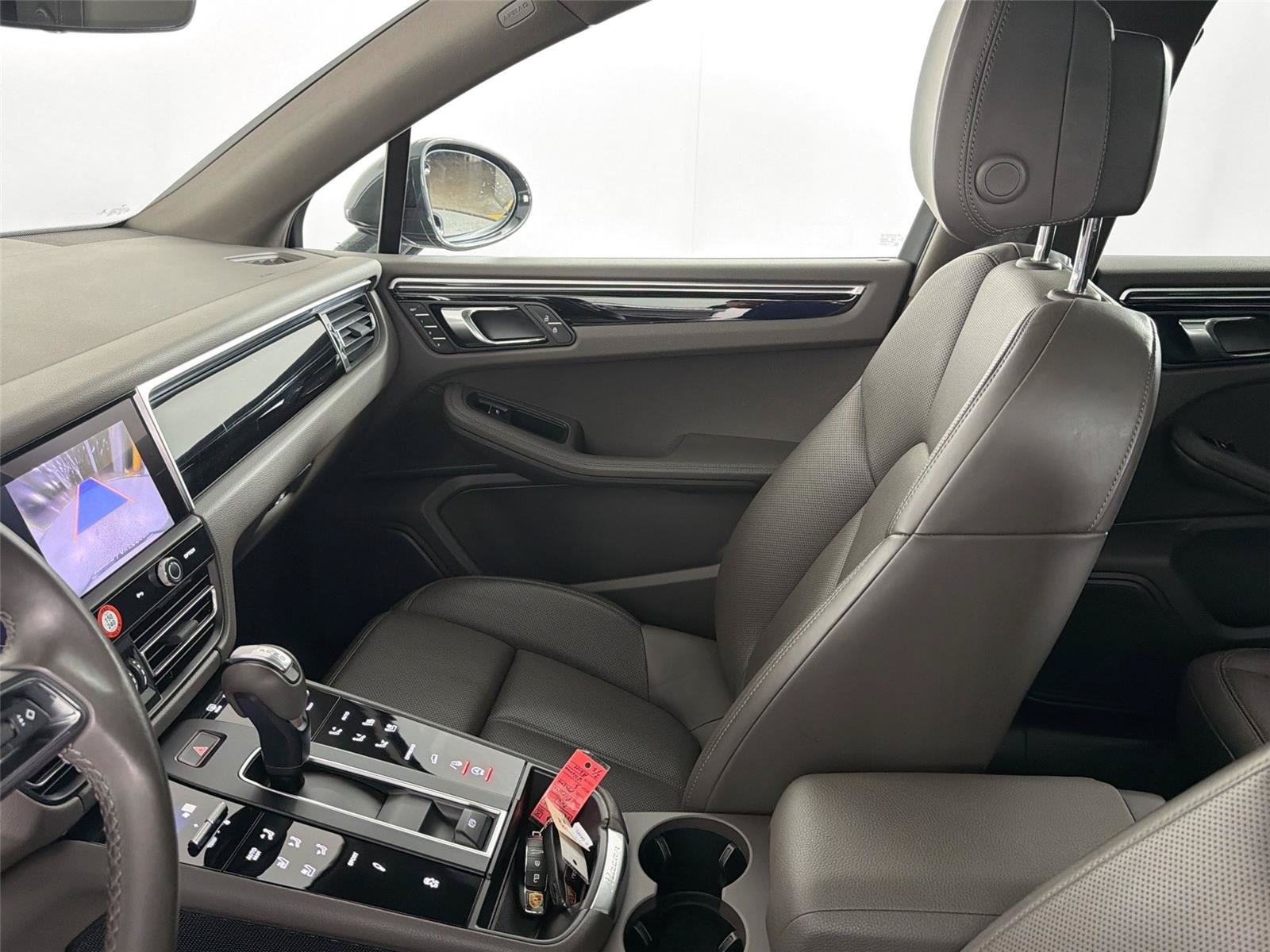 Certified 2023 Porsche Macan S AWD/4WD image 30