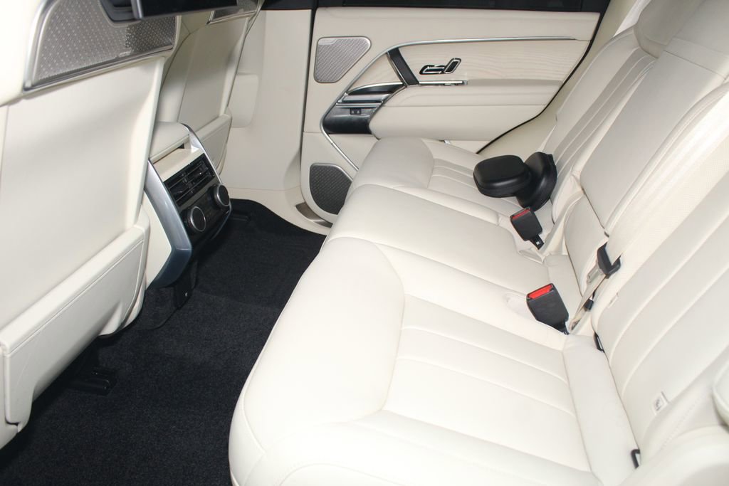 Used 2024 Land Rover Range Rover Autobiography AWD/4WD image 5