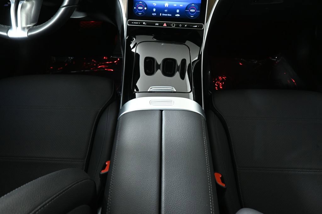 Certified 2025 Mercedes-Benz C 300 4MATIC Sedan image 23