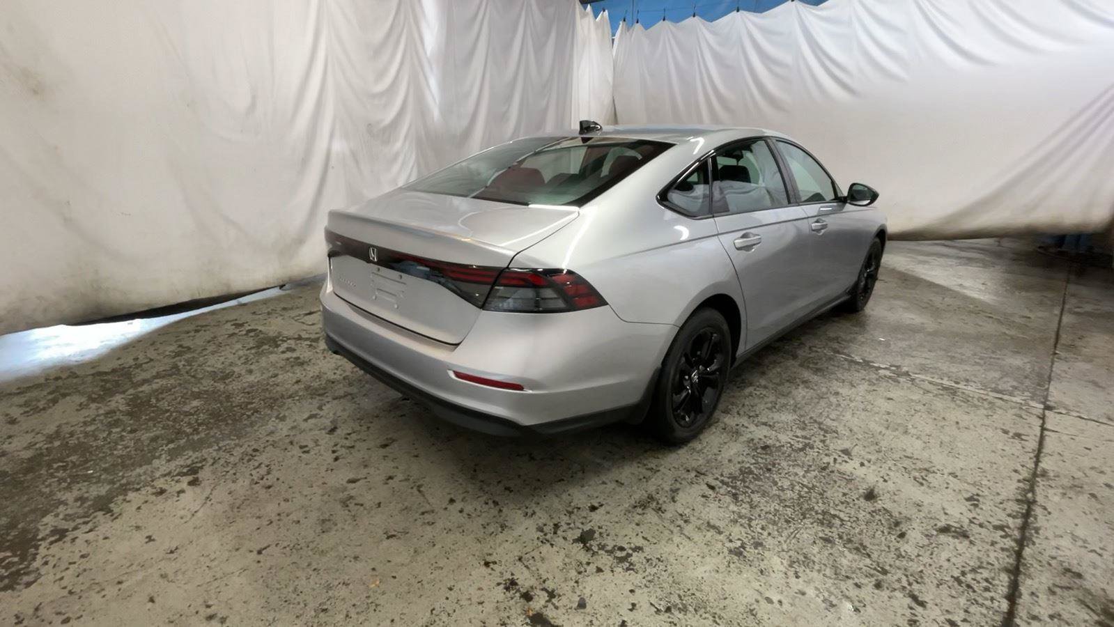 Certified 2025 Honda Accord SE image 5