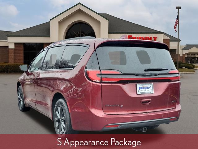 Used 2021 Chrysler Pacifica Touring-L w/ S Appearance Package image 3
