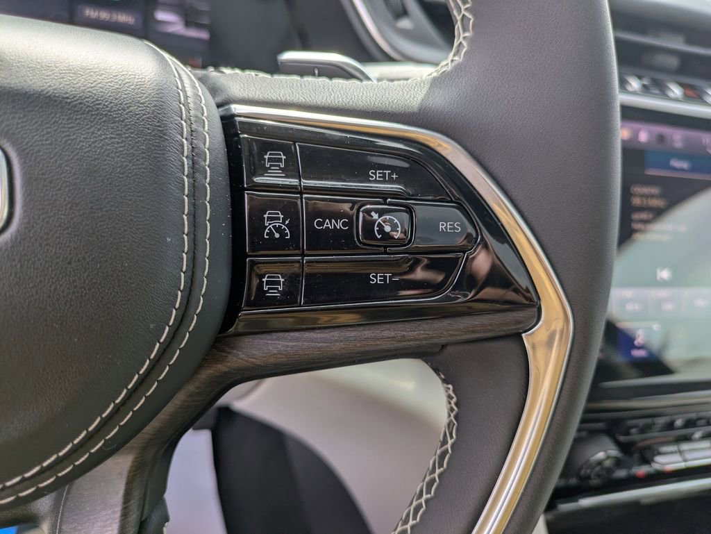 Used 2023 Jeep Grand Cherokee Overland image 19