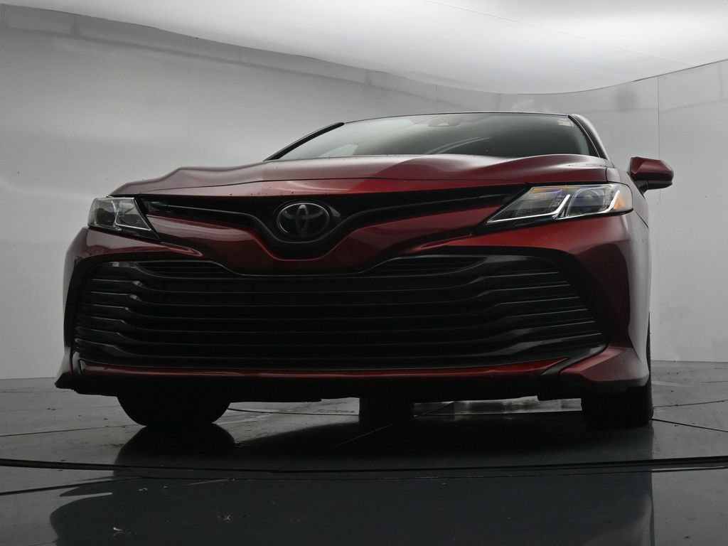 Used 2019 Toyota Camry LE FWD image 19
