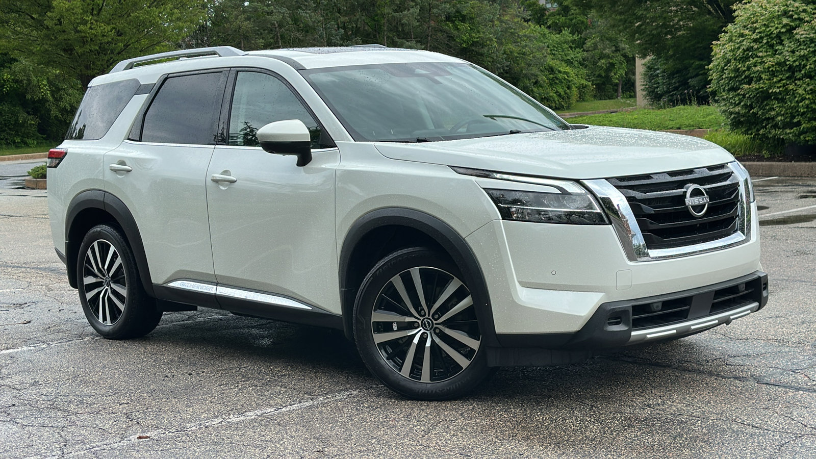 Certified 2023 Nissan Pathfinder Platinum image 1