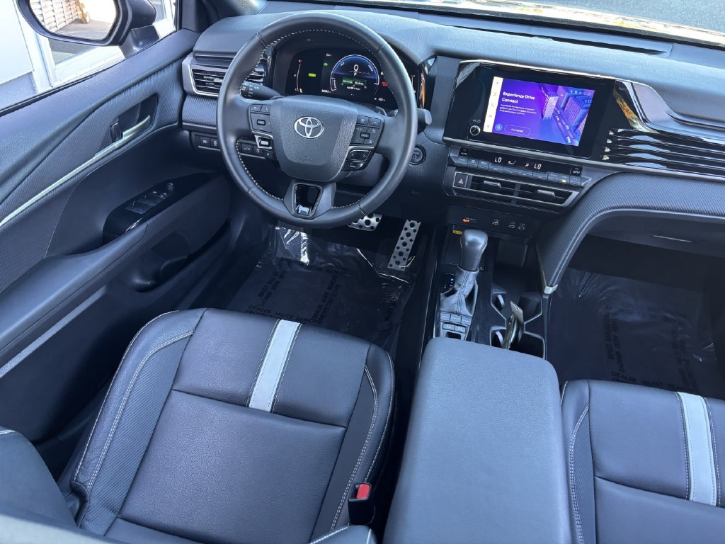 Used 2025 Toyota Camry SE FWD image 19