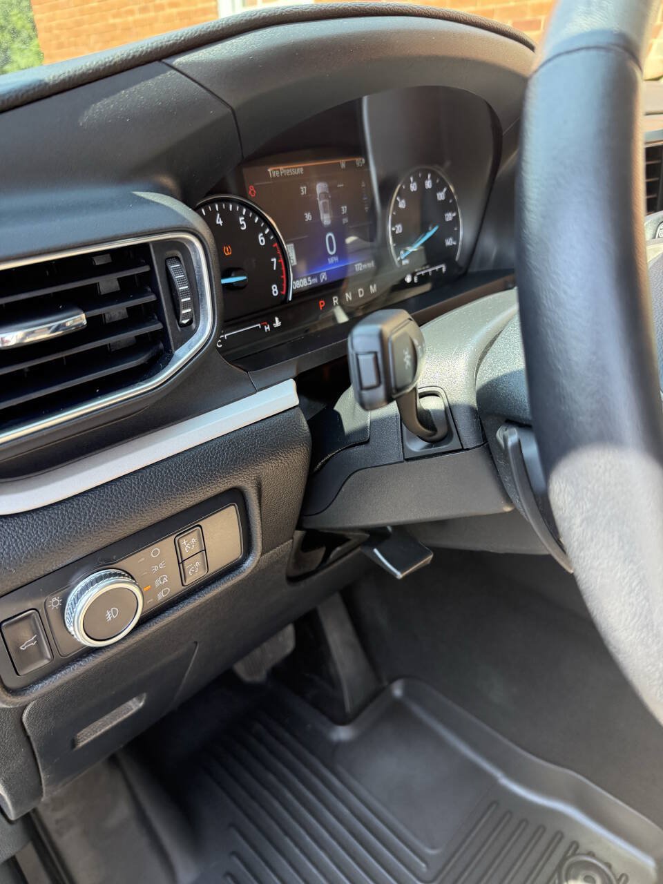 Used 2020 Ford Explorer XLT w/ Equipment Group 202A AWD/4WD image 18