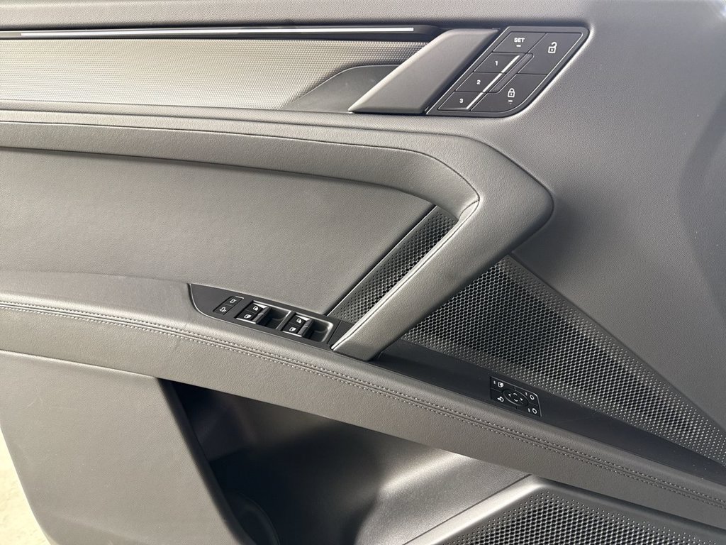 New 2026 Porsche Cayenne Electric AWD/4WD image 33