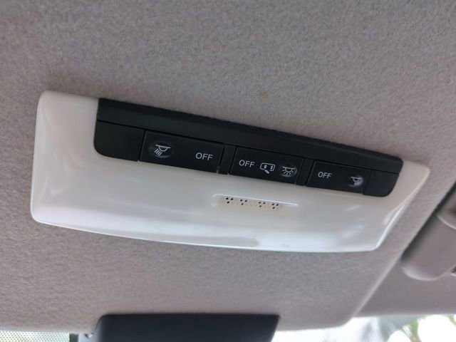 Used 2020 Nissan Kicks SR image 21