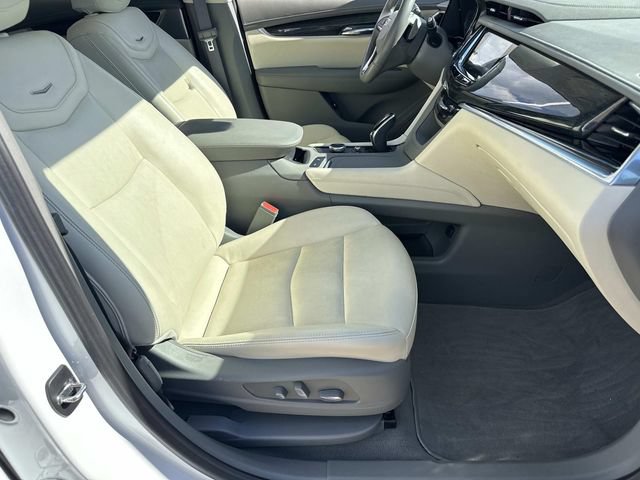 Certified 2023 Cadillac XT6 Premium Luxury w/ Technology Package FWD image 8