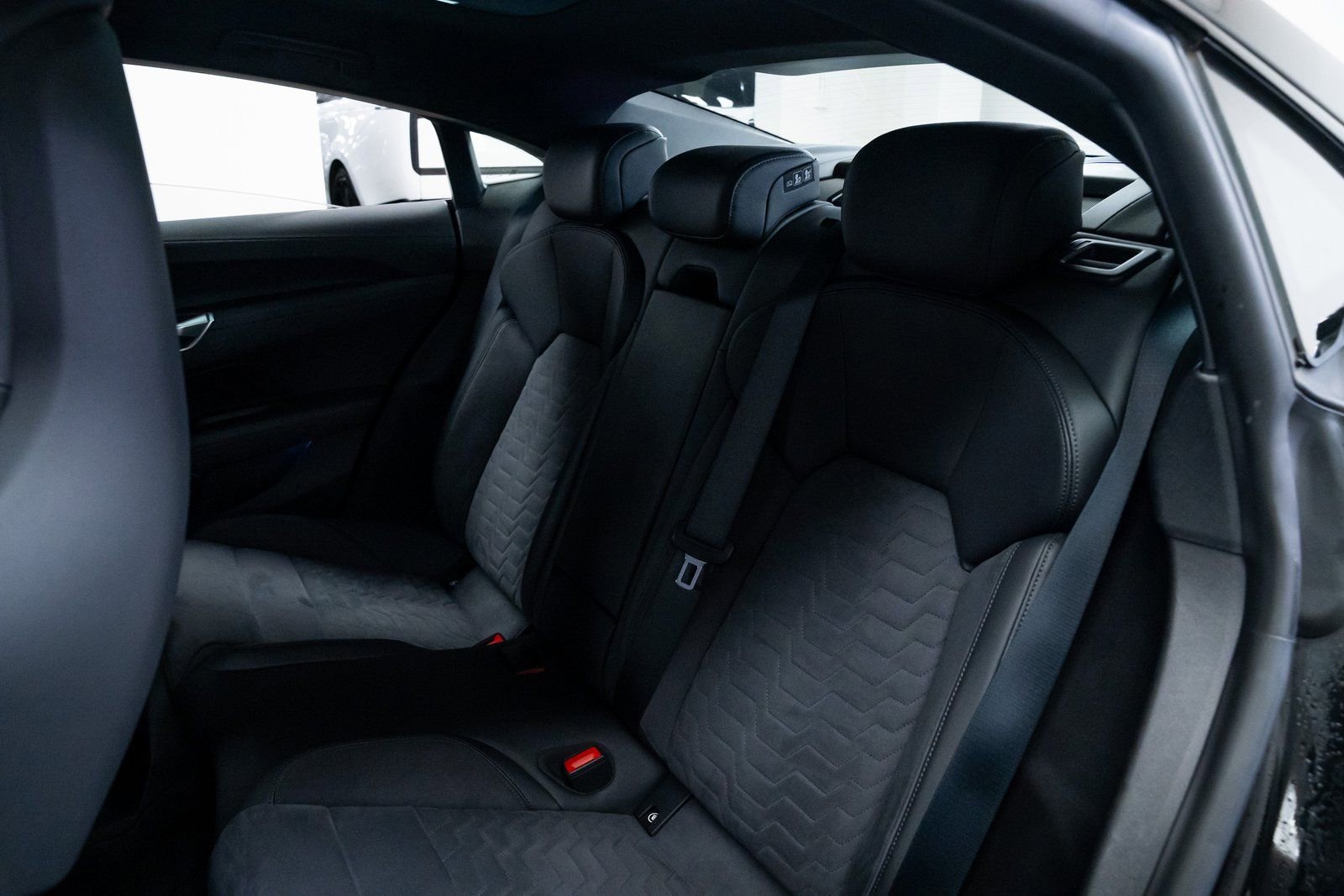 Used 2022 Audi e-tron GT Prestige w/ Prestige Package image 20