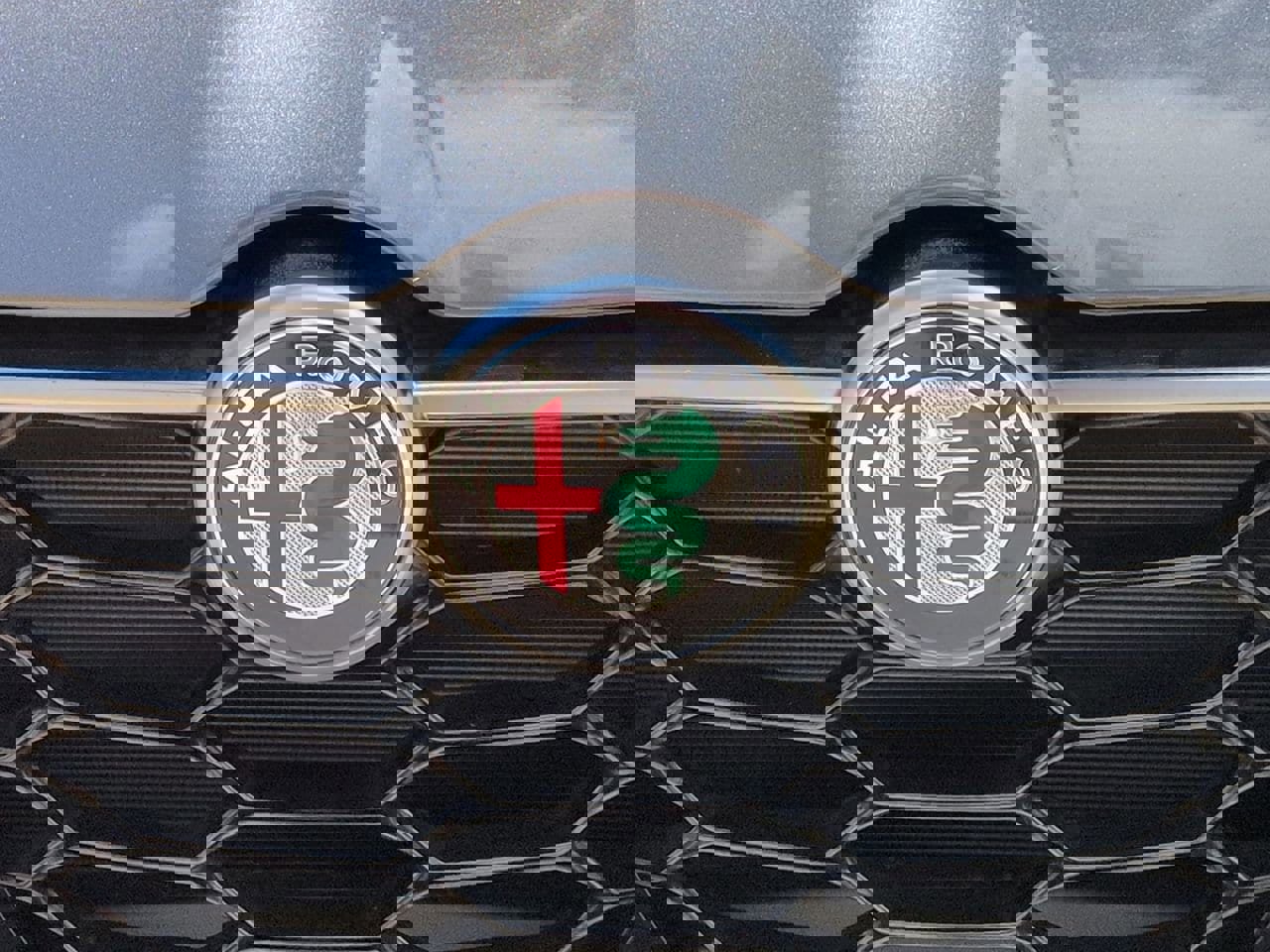 Used 2024 Alfa Romeo Tonale Ti w/ Premium Interior Package image 5