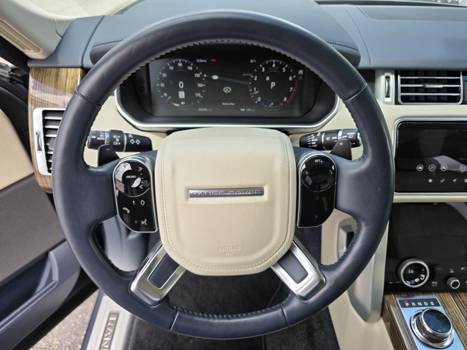 Used 2019 Land Rover Range Rover Long Wheelbase Supercharged image 18
