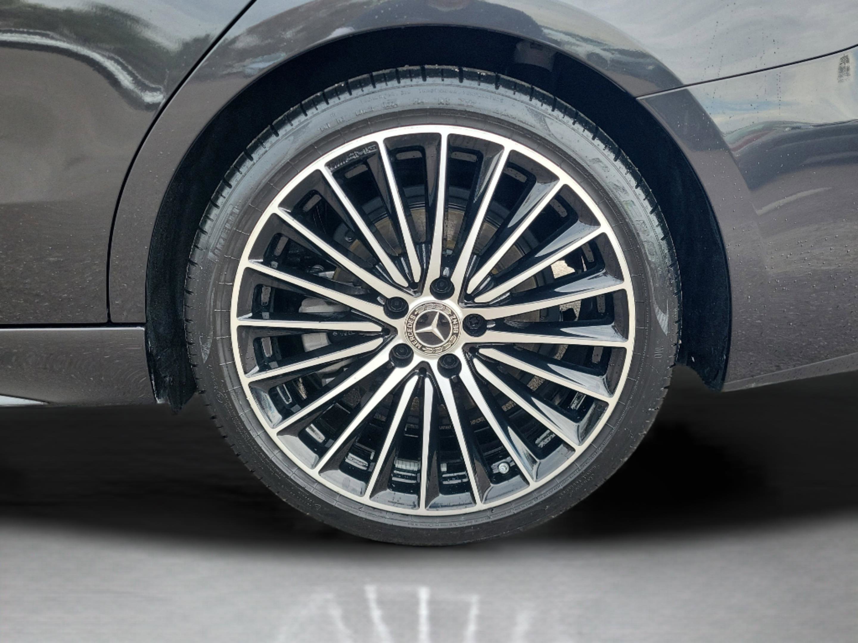 Used 2024 Mercedes-Benz C 300 Sedan image 33