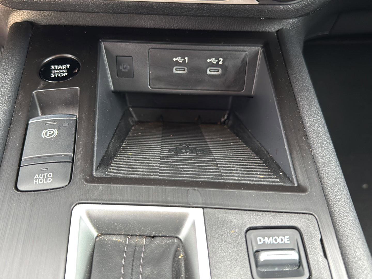 Used 2025 Nissan Kicks SV image 18