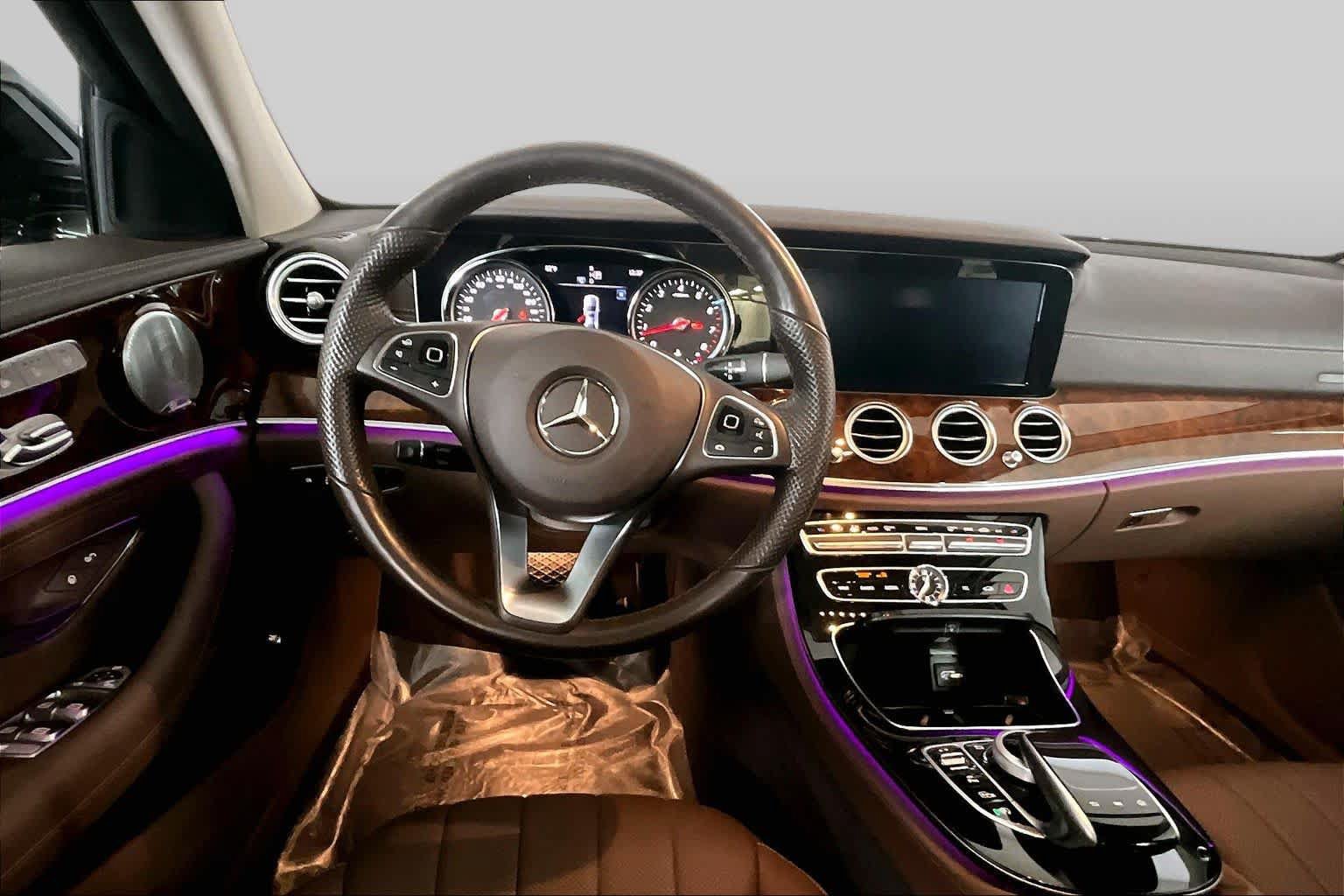 Used 2018 Mercedes-Benz E 400 4MATIC Sedan image 6