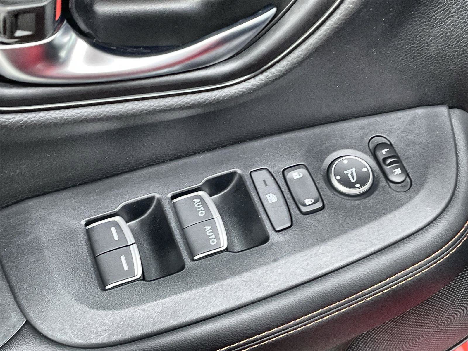 Certified 2025 Honda HR-V Sport image 12