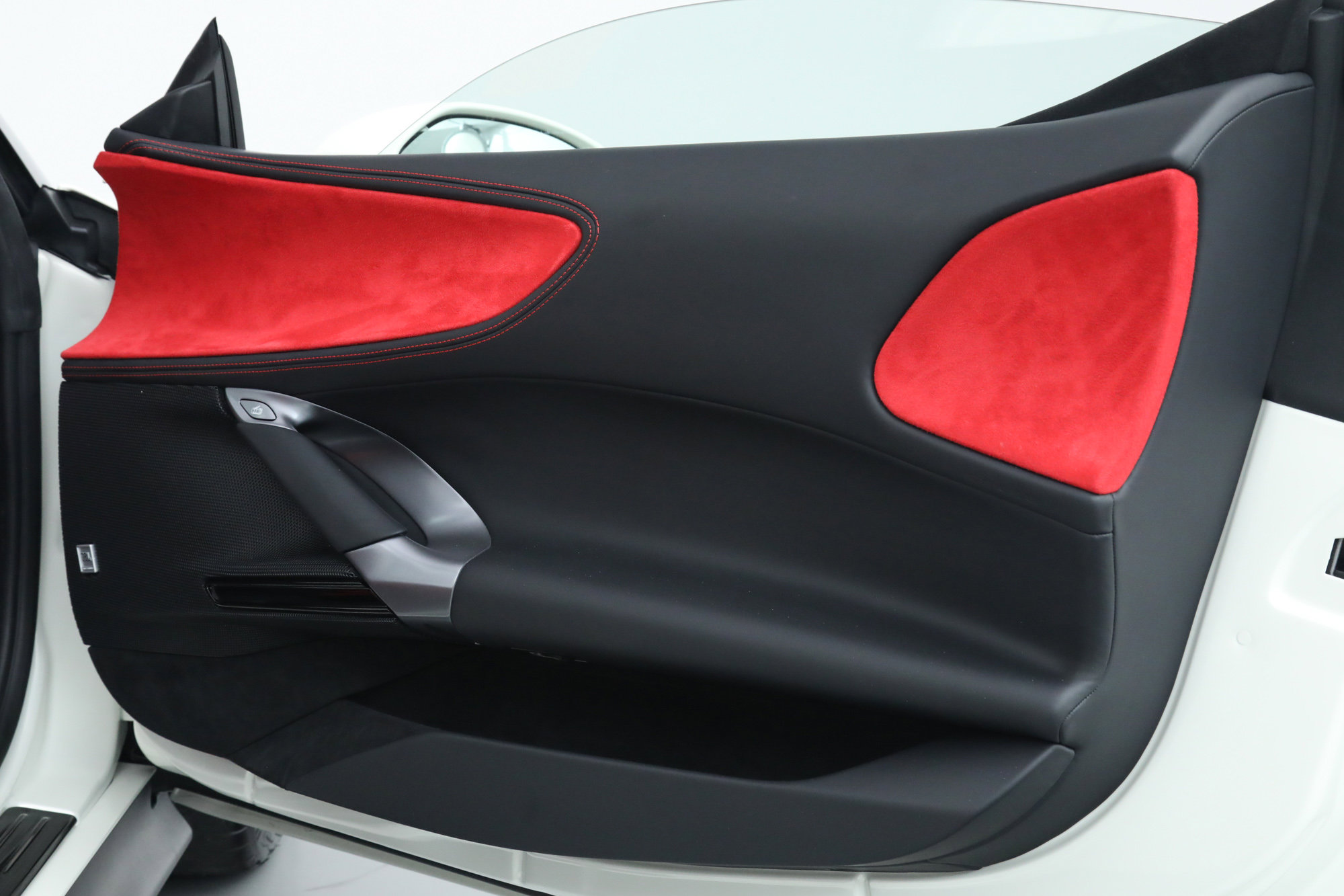 Certified 2025 Ferrari SF90 Spider image 37